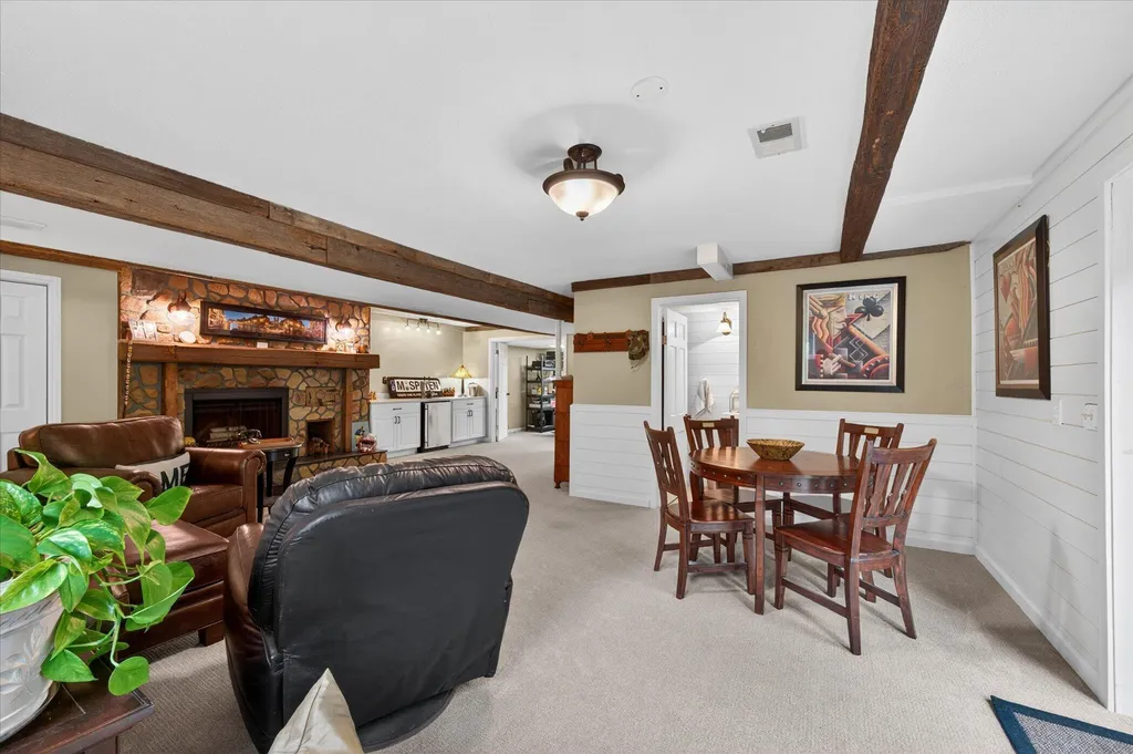 2801 N Tipsico Lake Road Hartland Township MI 48353