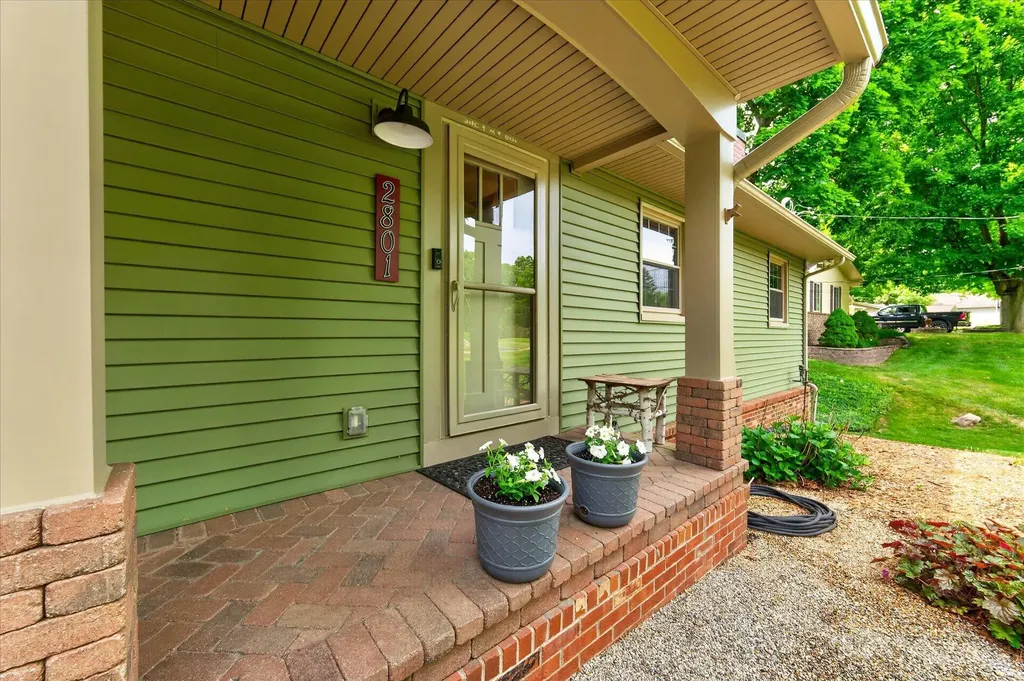 2801 N Tipsico Lake Road Hartland Township MI 48353