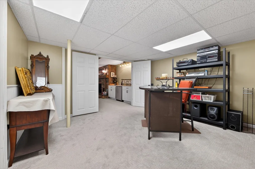 2801 N Tipsico Lake Road Hartland Township MI 48353