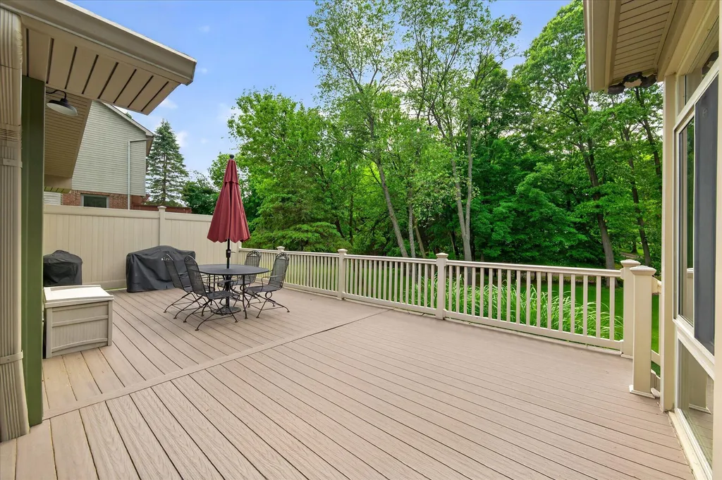 2801 N Tipsico Lake Road Hartland Township MI 48353