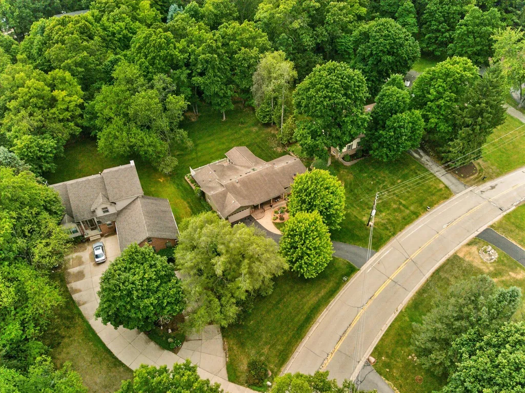 2801 N Tipsico Lake Road Hartland Township MI 48353
