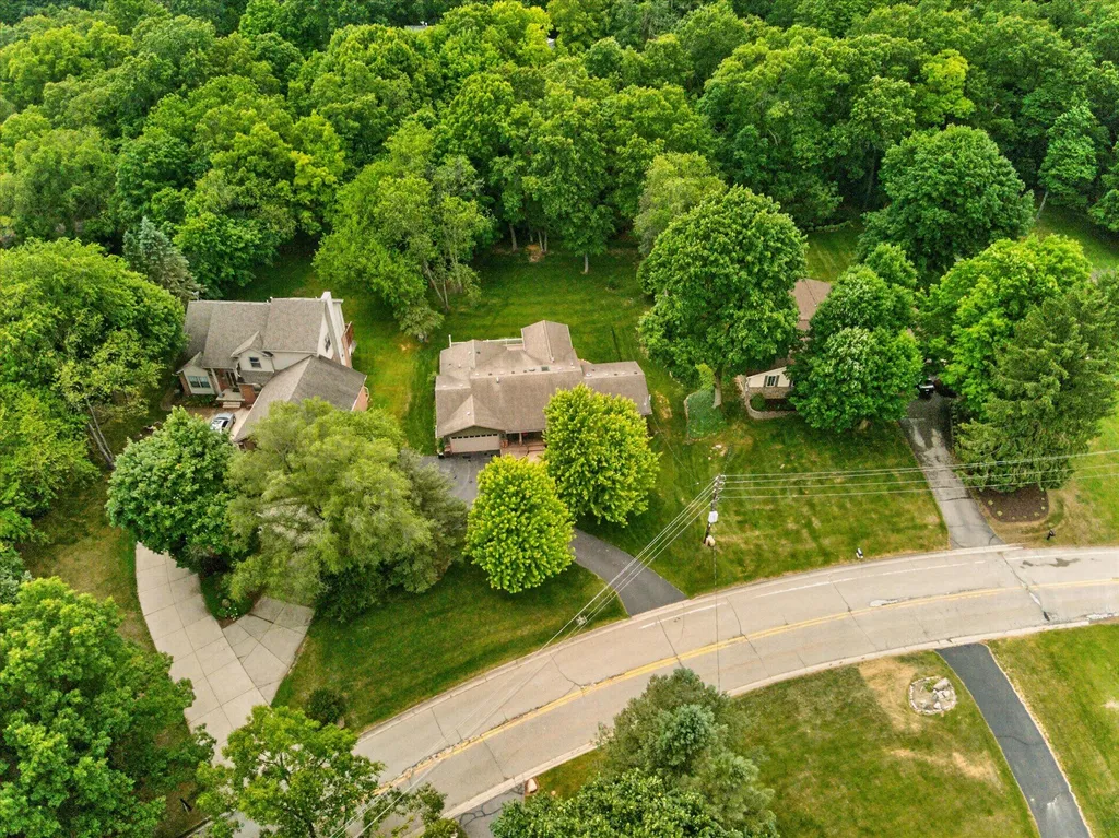 2801 N Tipsico Lake Road Hartland Township MI 48353