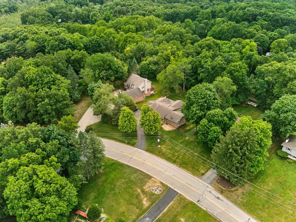 2801 N Tipsico Lake Road Hartland Township MI 48353