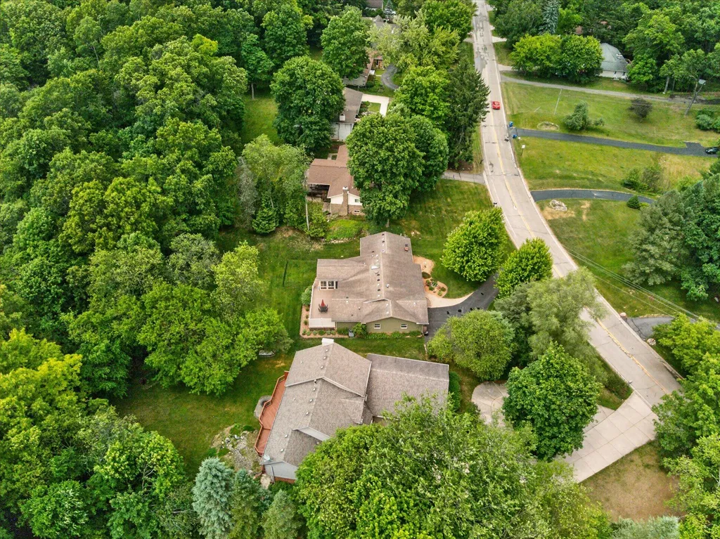2801 N Tipsico Lake Road Hartland Township MI 48353