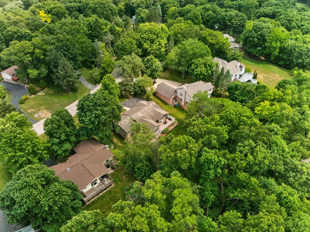 2801 N Tipsico Lake Road Hartland Township MI 48353