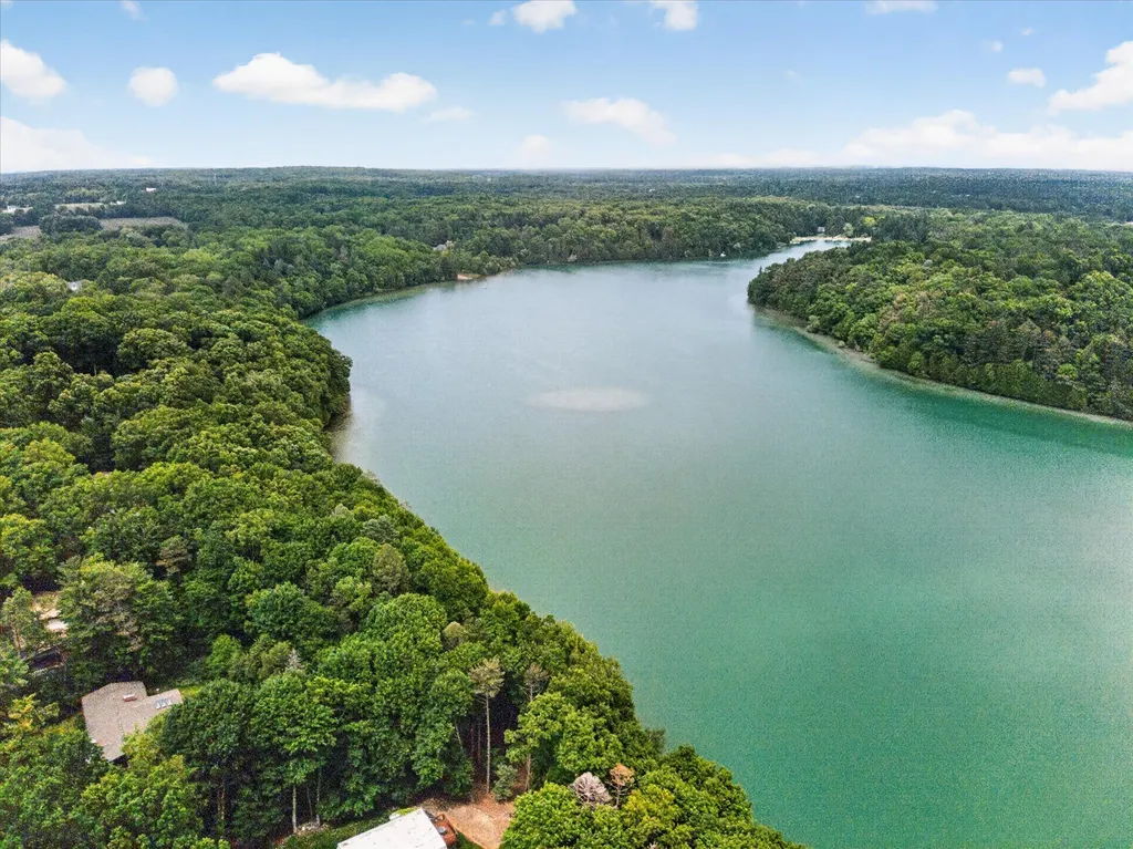2801 N Tipsico Lake Road Hartland Township MI 48353