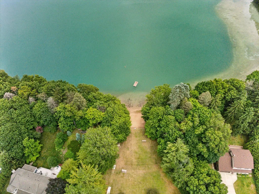 2801 N Tipsico Lake Road Hartland Township MI 48353