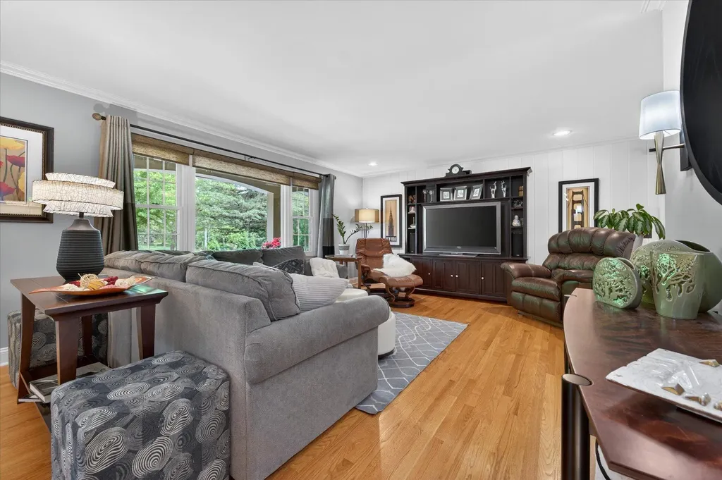 2801 N Tipsico Lake Road Hartland Township MI 48353
