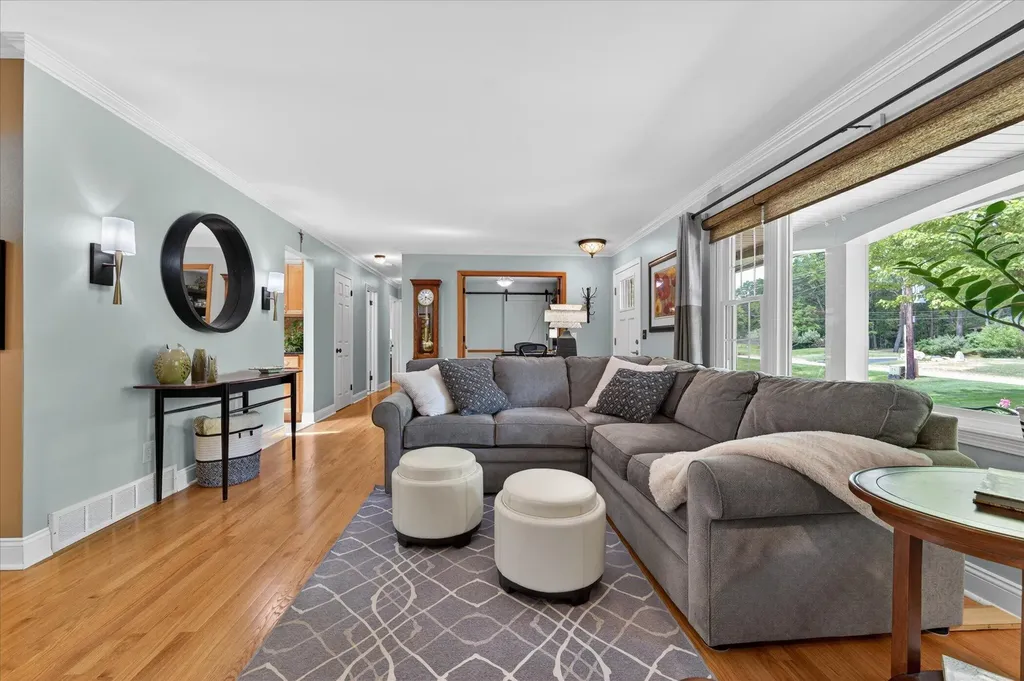 2801 N Tipsico Lake Road Hartland Township MI 48353