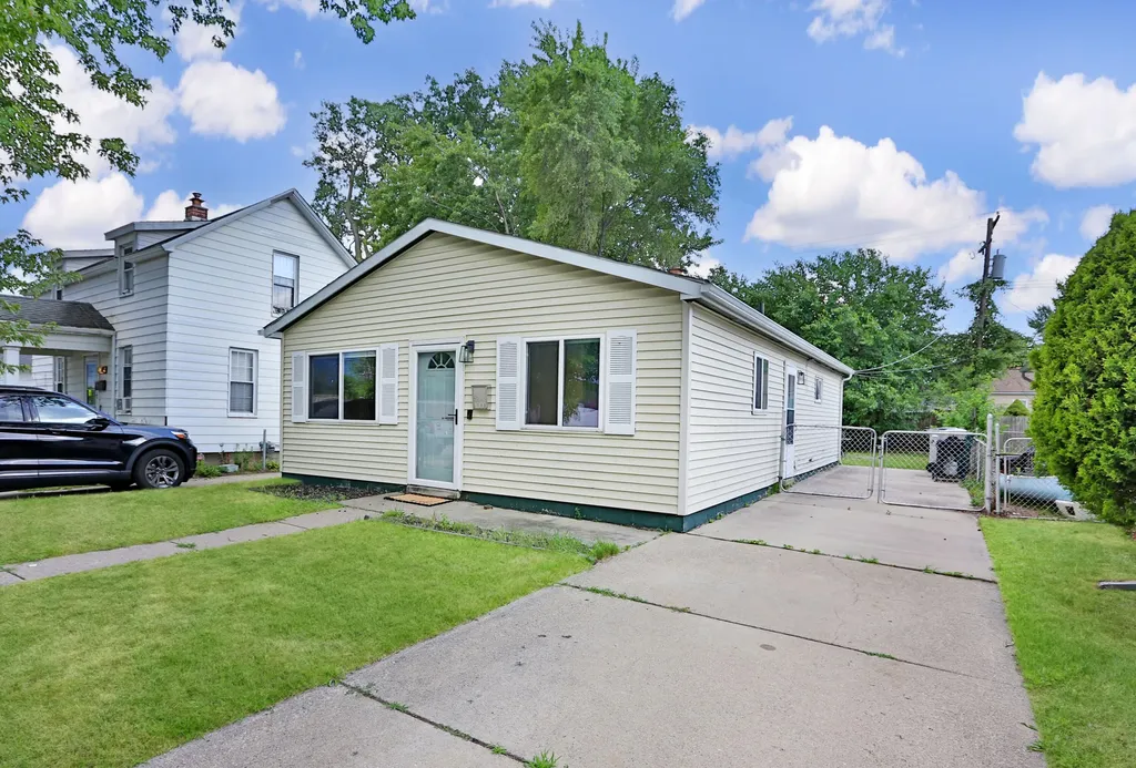 1000 E Mahan Avenue Hazel Park City MI 48030