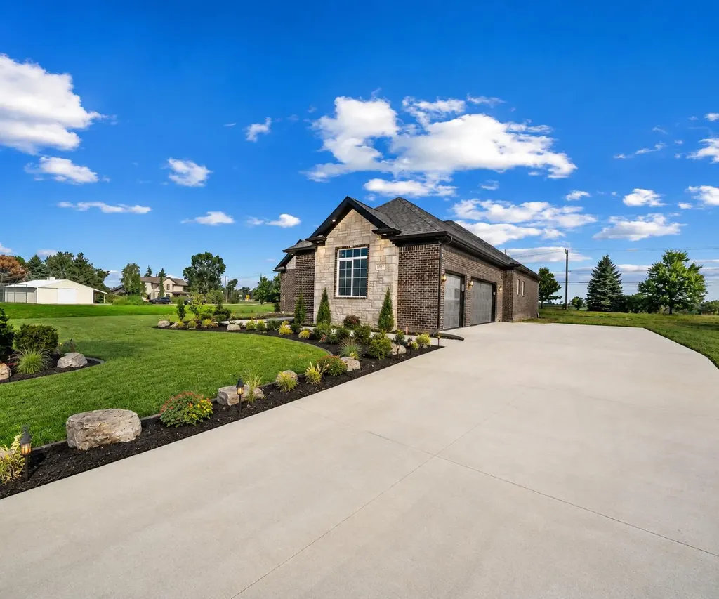 8561 Cobblestone Drive Berlin Charter Township MI 48166