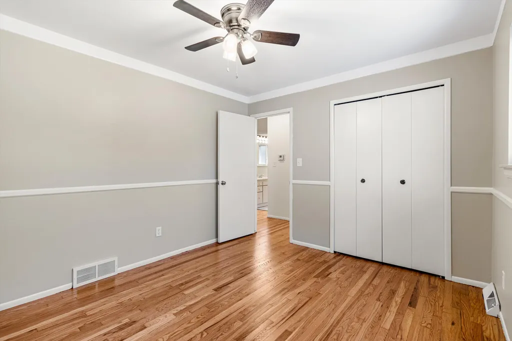 26711 Masch Drive Warren City MI 48091