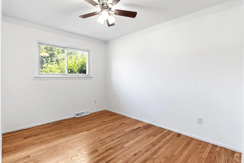 26711 Masch Drive Warren City MI 48091