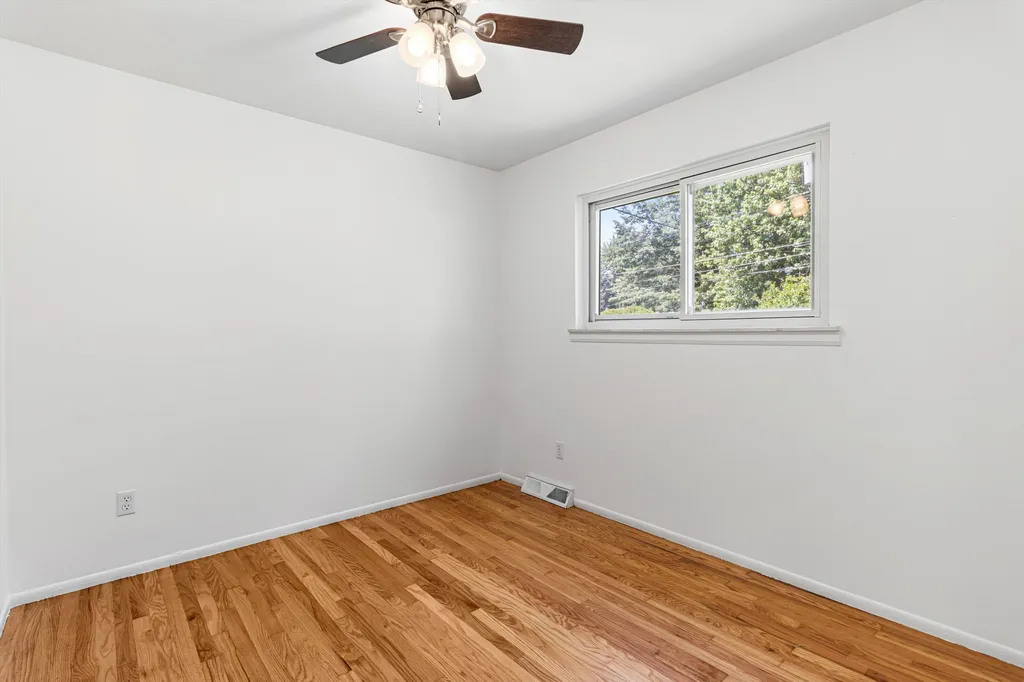 26711 Masch Drive Warren City MI 48091