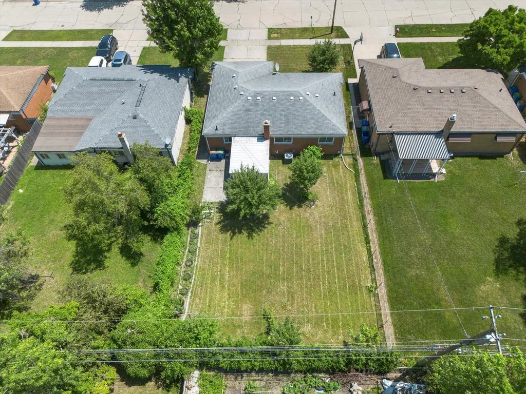 26711 Masch Drive Warren City MI 48091