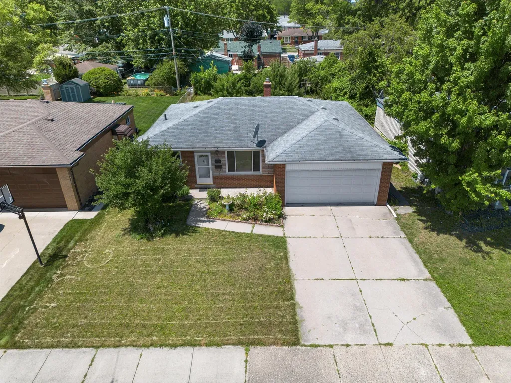 26711 Masch Drive Warren City MI 48091