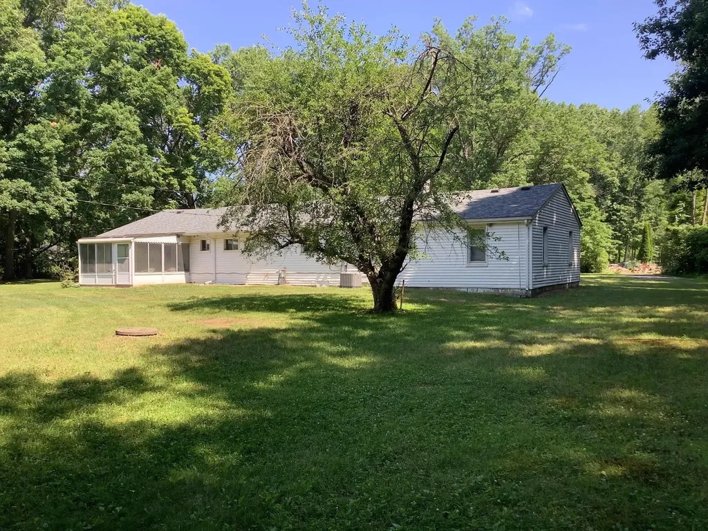 44481 Dunn Road Belleville City MI 48111