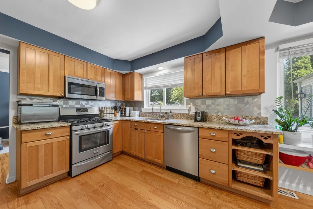 7568 Sussex Drive Canton Charter Township MI 48187
