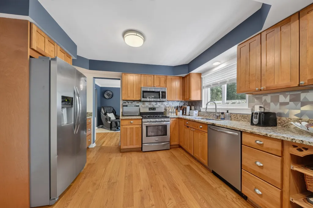 7568 Sussex Drive Canton Charter Township MI 48187