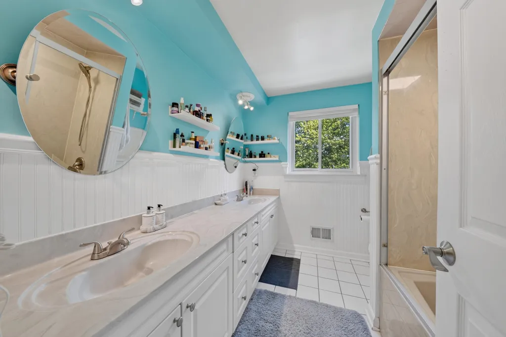 7568 Sussex Drive Canton Charter Township MI 48187