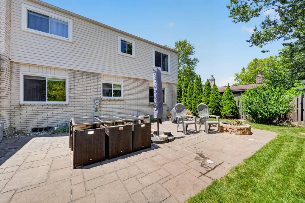 7568 Sussex Drive Canton Charter Township MI 48187