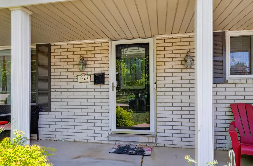 7568 Sussex Drive Canton Charter Township MI 48187