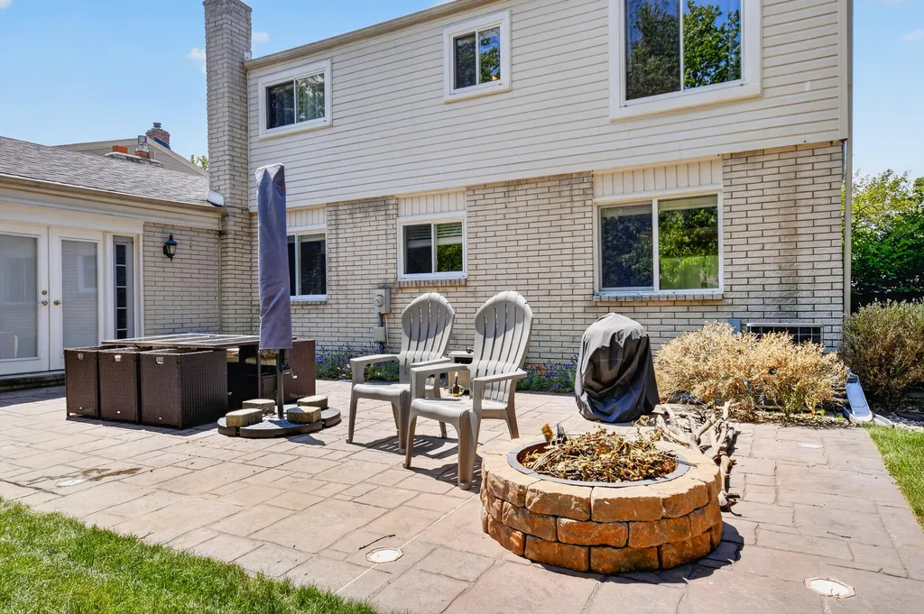 7568 Sussex Drive Canton Charter Township MI 48187