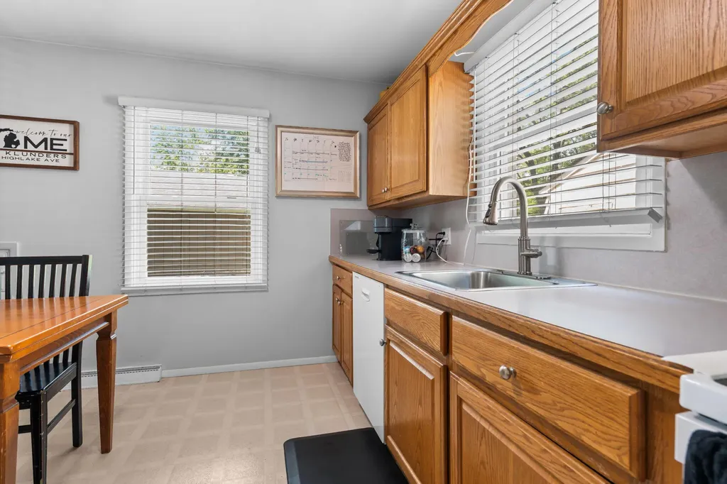 284 Highlake Avenue Ann Arbor City MI 48103