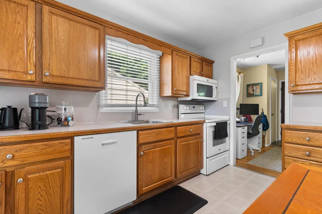 284 Highlake Avenue Ann Arbor City MI 48103