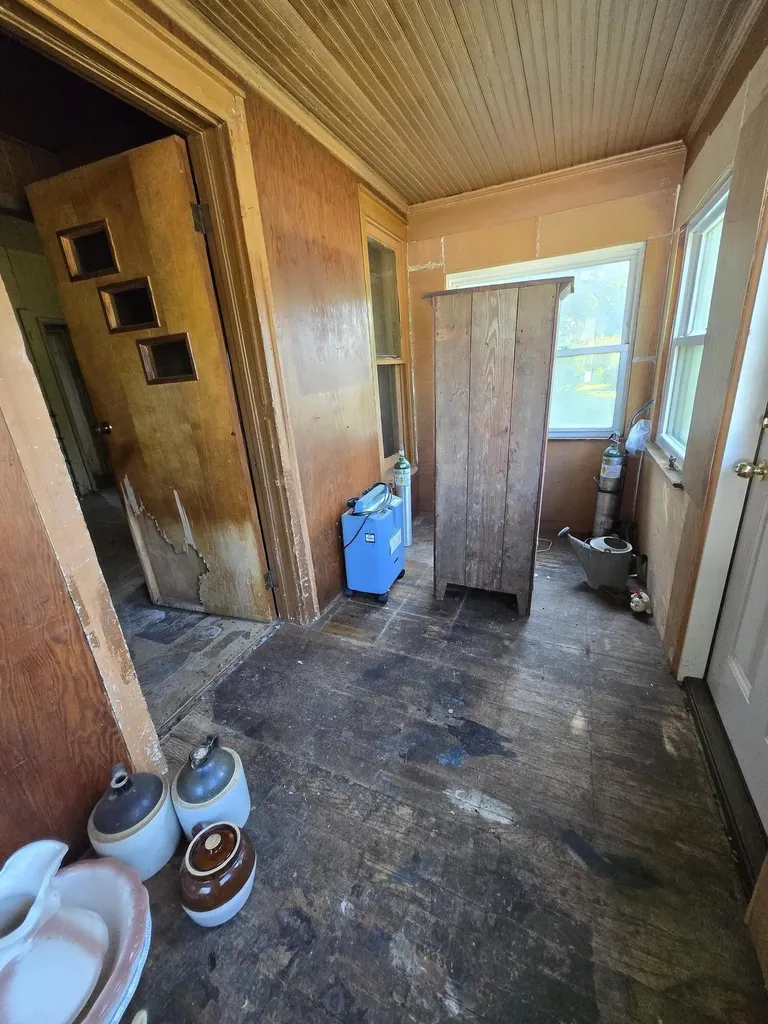 312 W 7th Henrietta Township MI 49259