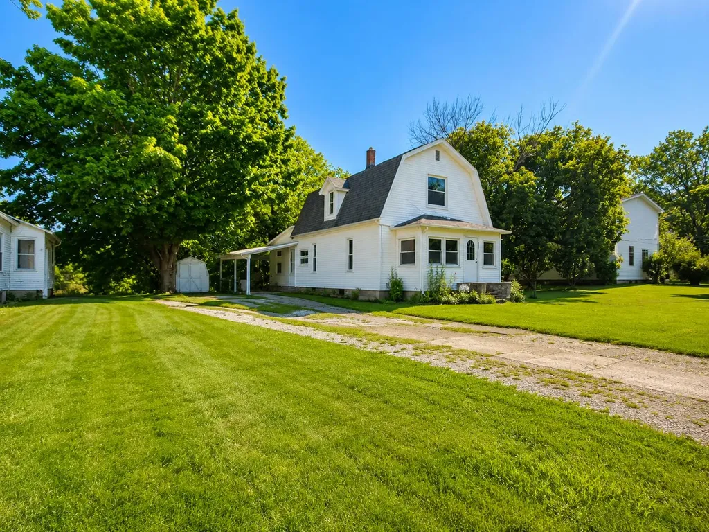 312 W 7th Henrietta Township MI 49259
