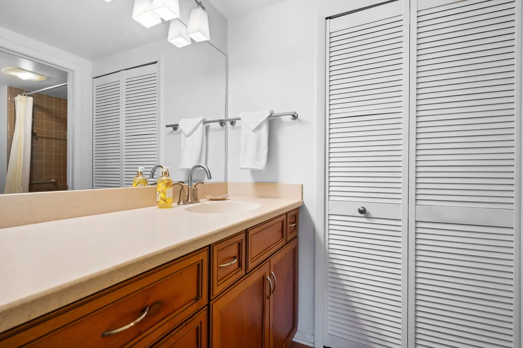 2115 Nature Cove Court Ann Arbor City MI 48104
