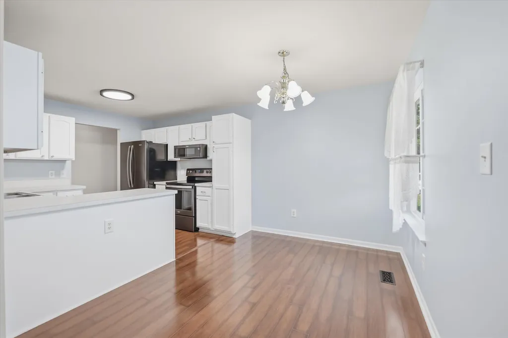 2598 Woodcliff Trail Hartland Township MI 48353