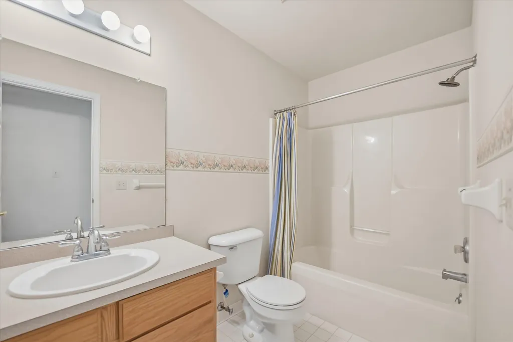 2598 Woodcliff Trail Hartland Township MI 48353