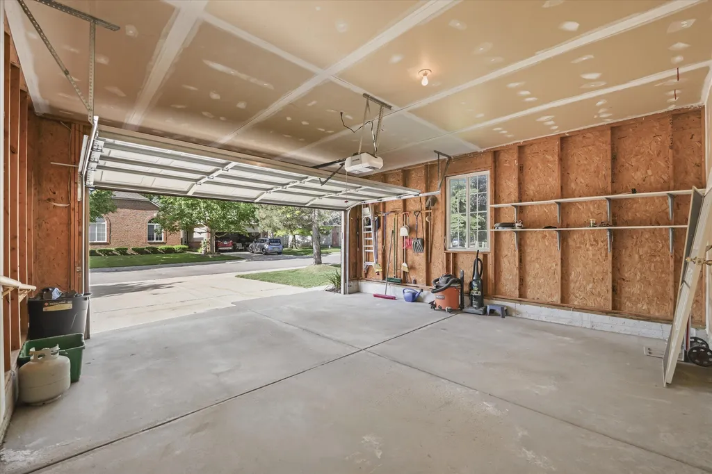 2598 Woodcliff Trail Hartland Township MI 48353