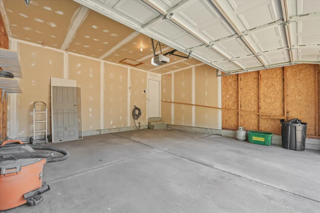 2598 Woodcliff Trail Hartland Township MI 48353