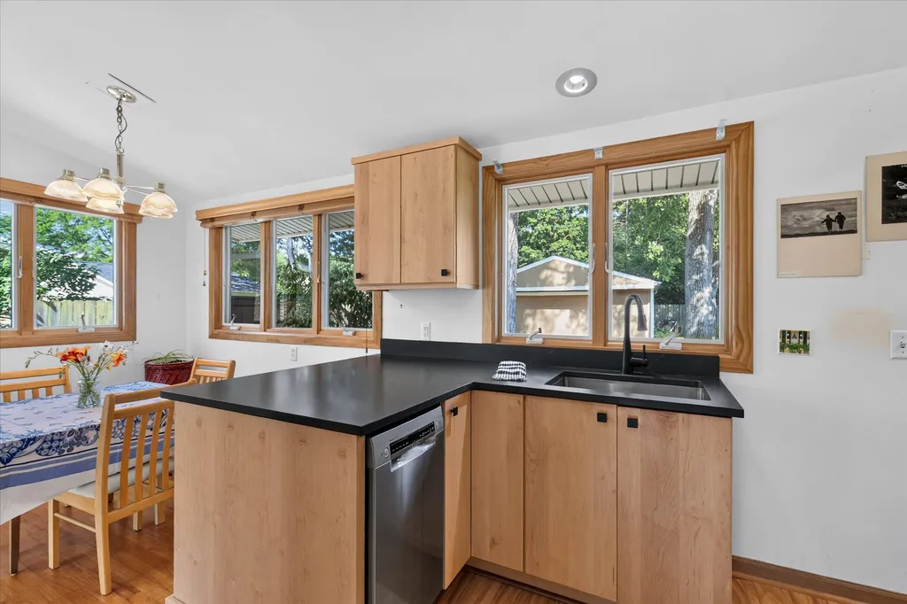 2710 Hampshire Road Ann Arbor City MI 48104