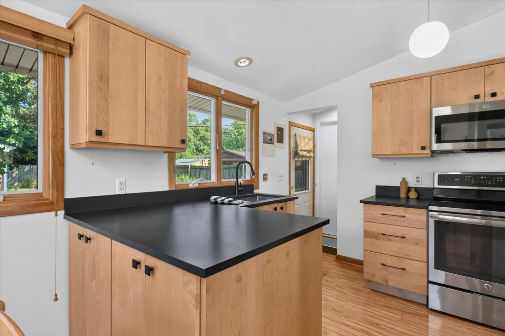 2710 Hampshire Road Ann Arbor City MI 48104