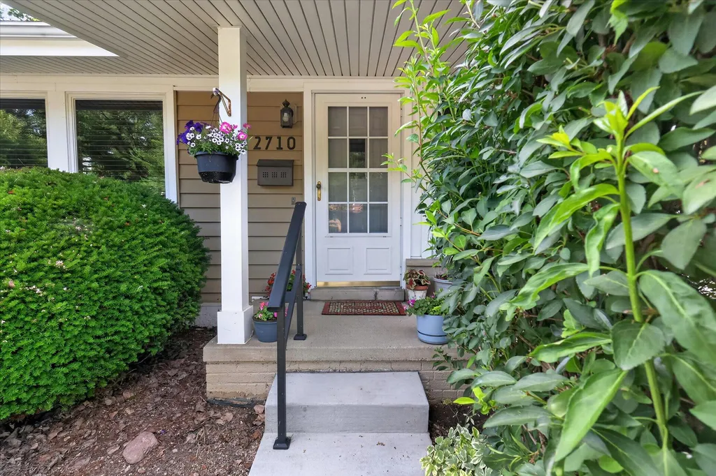 2710 Hampshire Road Ann Arbor City MI 48104