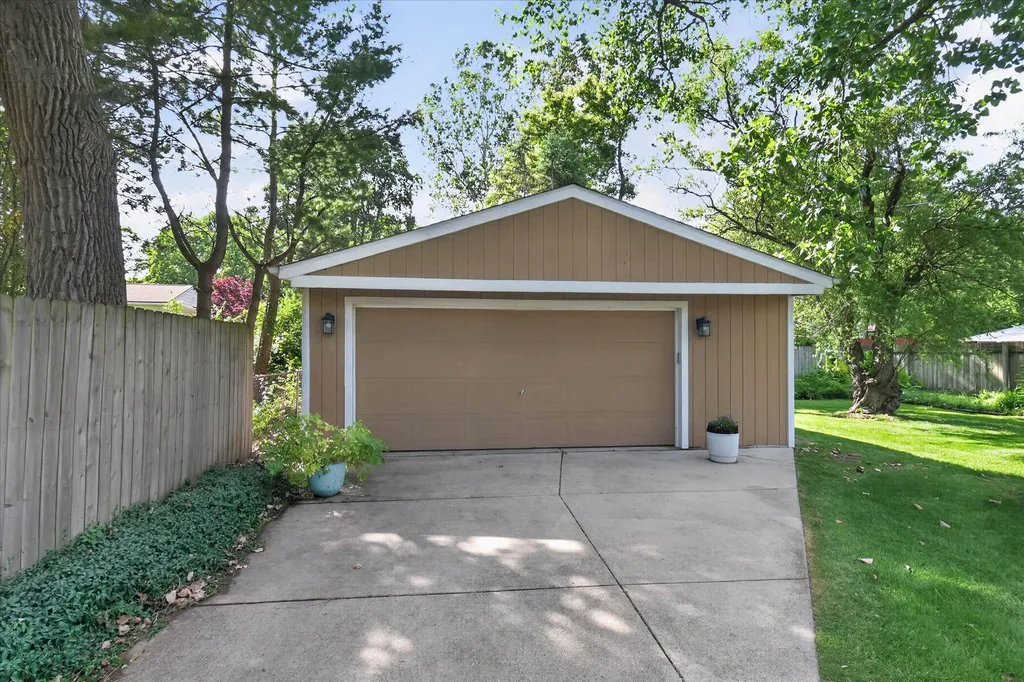 2710 Hampshire Road Ann Arbor City MI 48104