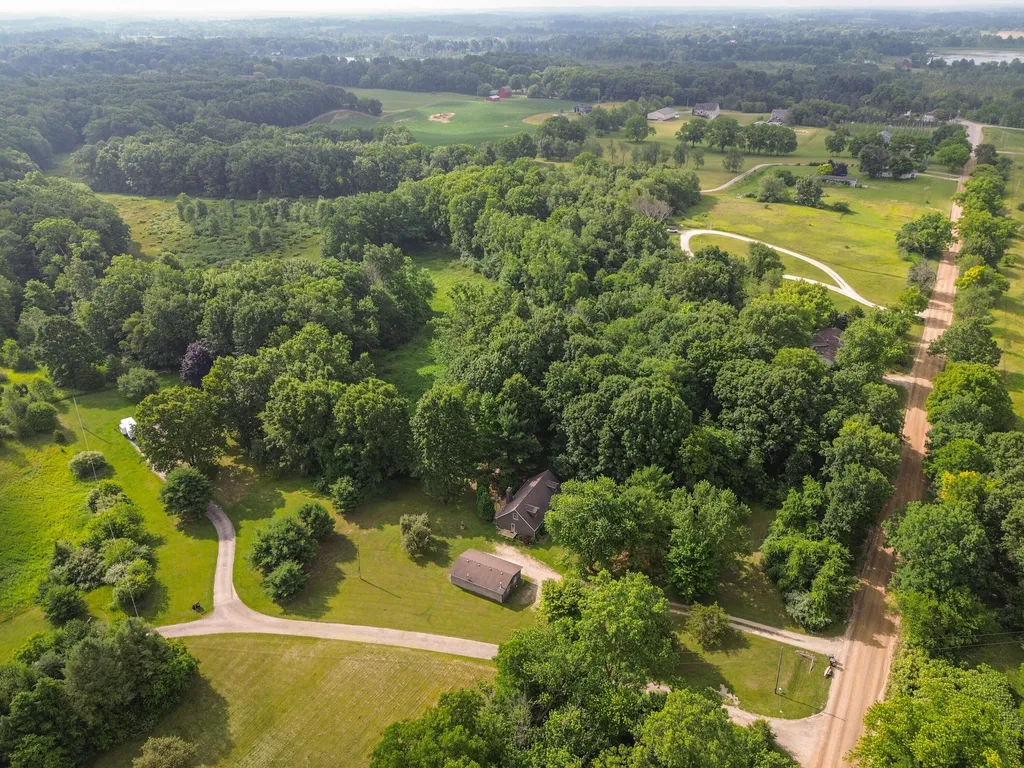 4625 Loveland Road Sylvan Township MI 49240