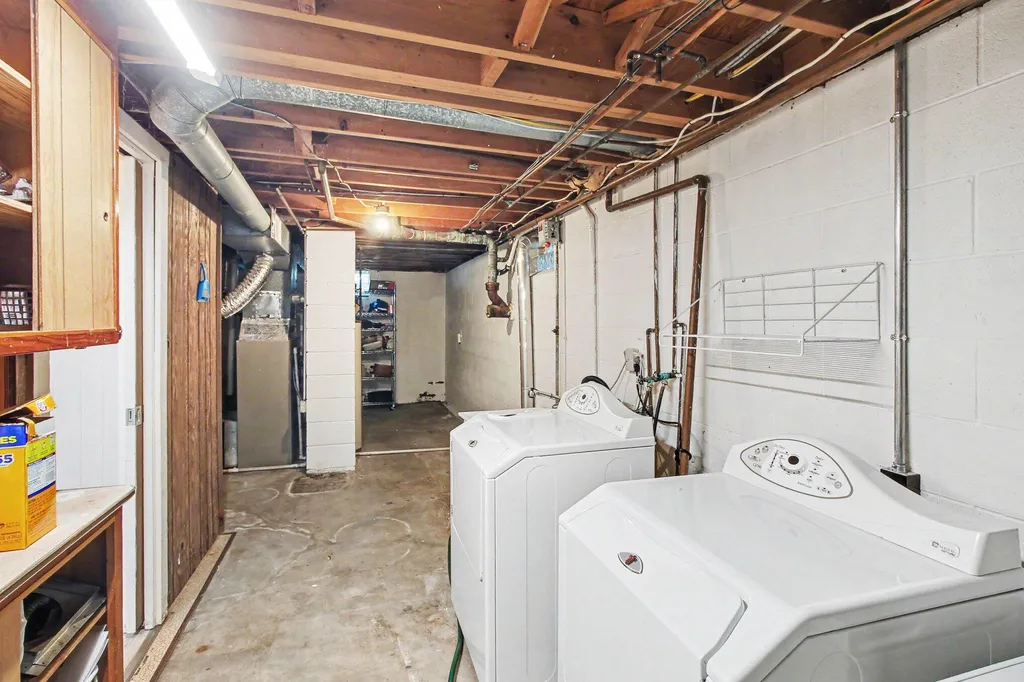 8919 Windsor Highway Windsor Charter Township MI 48821