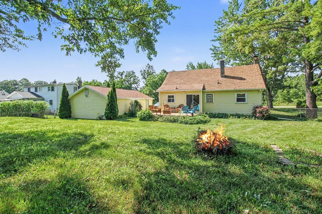 8919 Windsor Highway Windsor Charter Township MI 48821