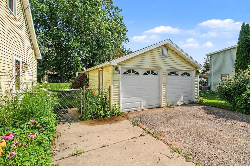 8919 Windsor Highway Windsor Charter Township MI 48821