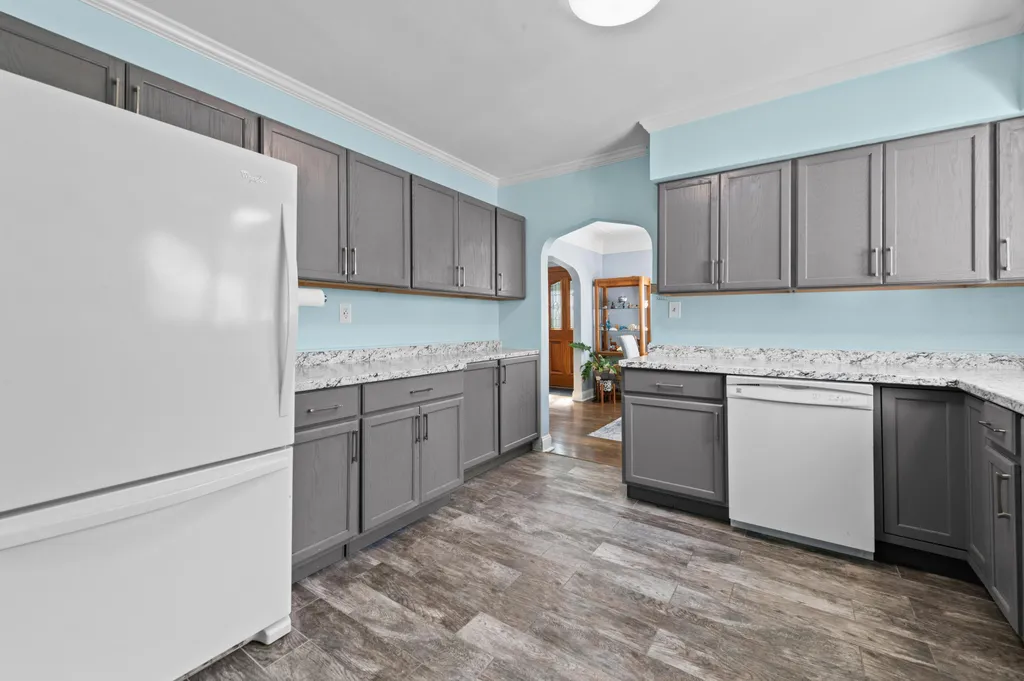 20404 Hubbard Street Livonia City MI 48152