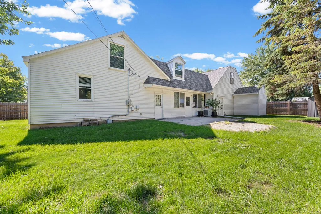 20404 Hubbard Street Livonia City MI 48152