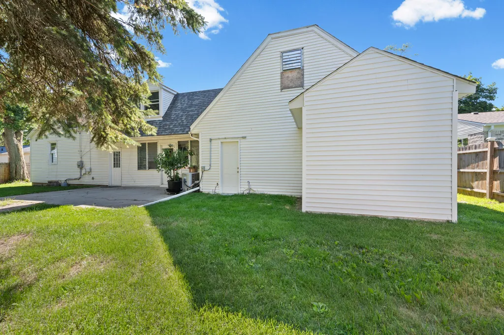 20404 Hubbard Street Livonia City MI 48152