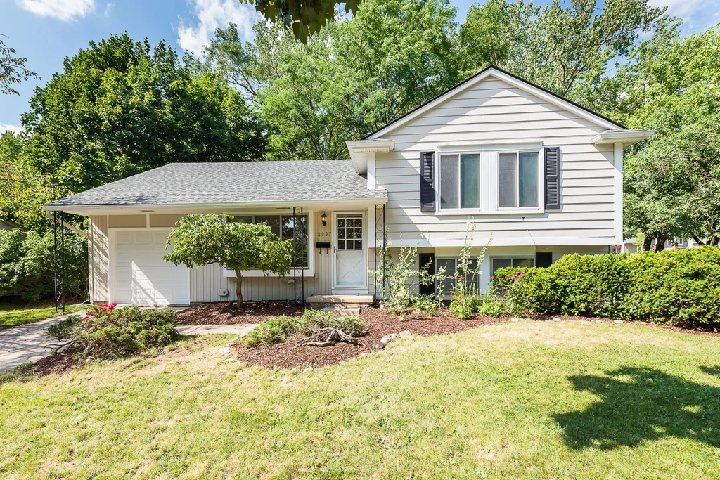2897 Ticknor Court Ann Arbor City MI 48104