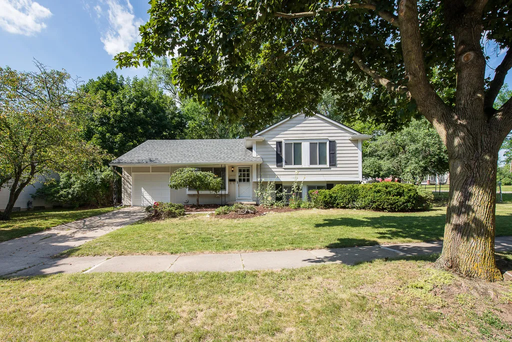 2897 Ticknor Court Ann Arbor City MI 48104