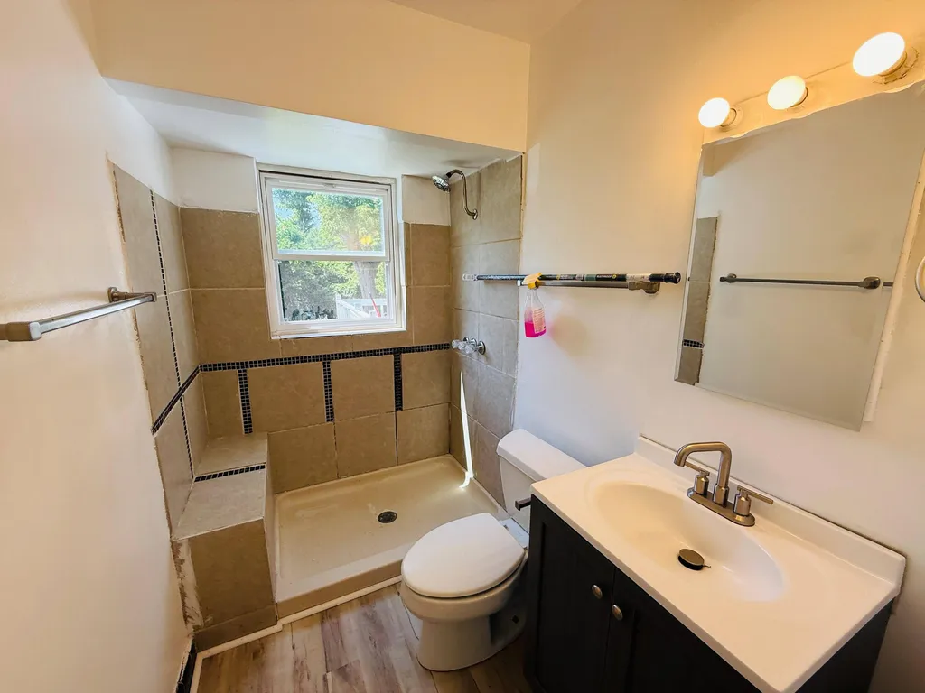 54 E Fairmount Avenue Pontiac City MI 48340